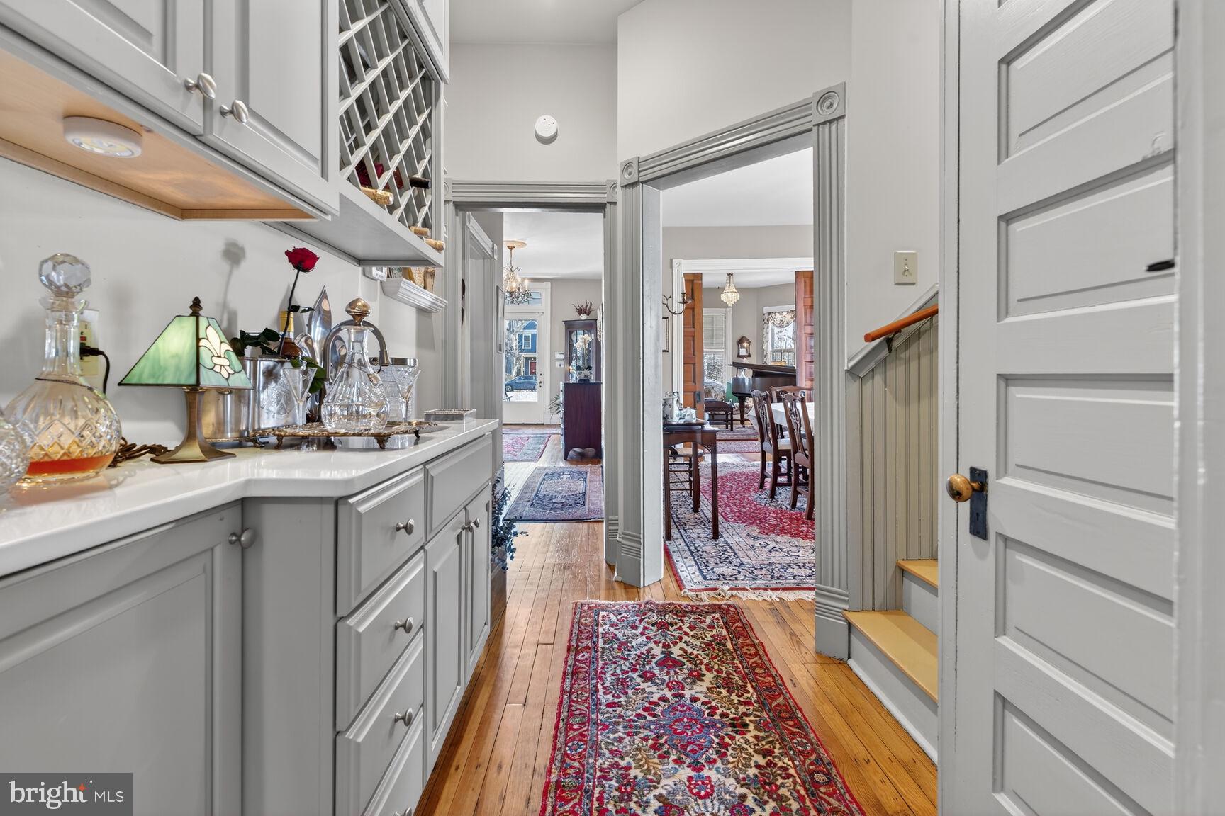 WASHINGTON AVE - Residential