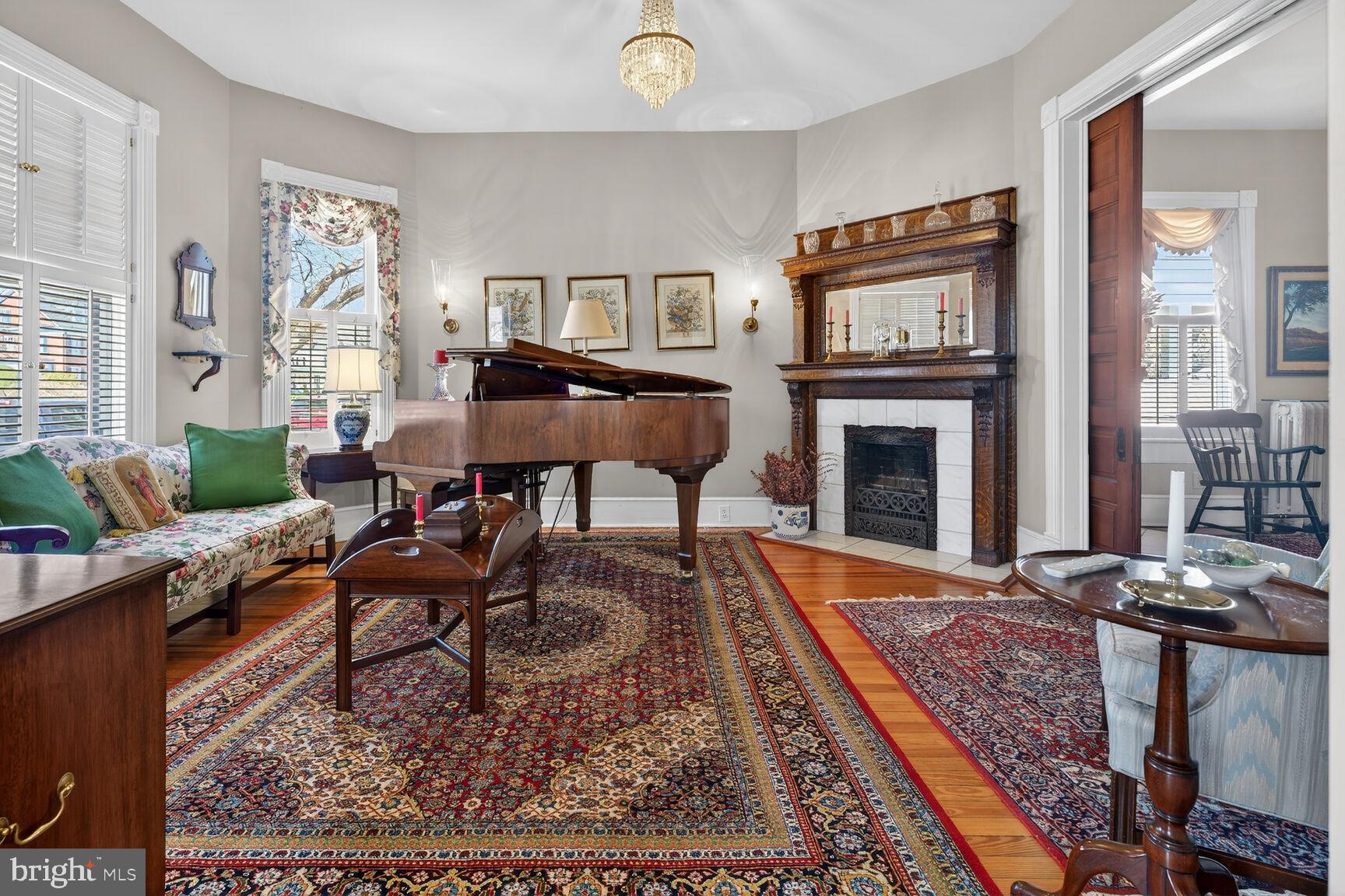 WASHINGTON AVE - Residential