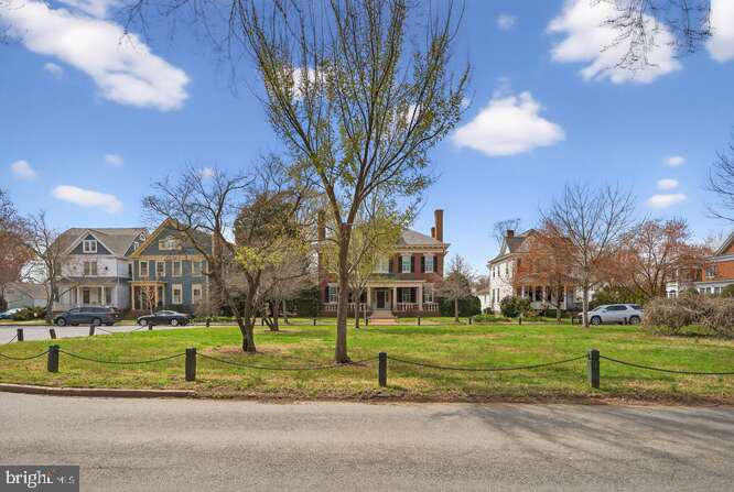 WASHINGTON AVE - Residential