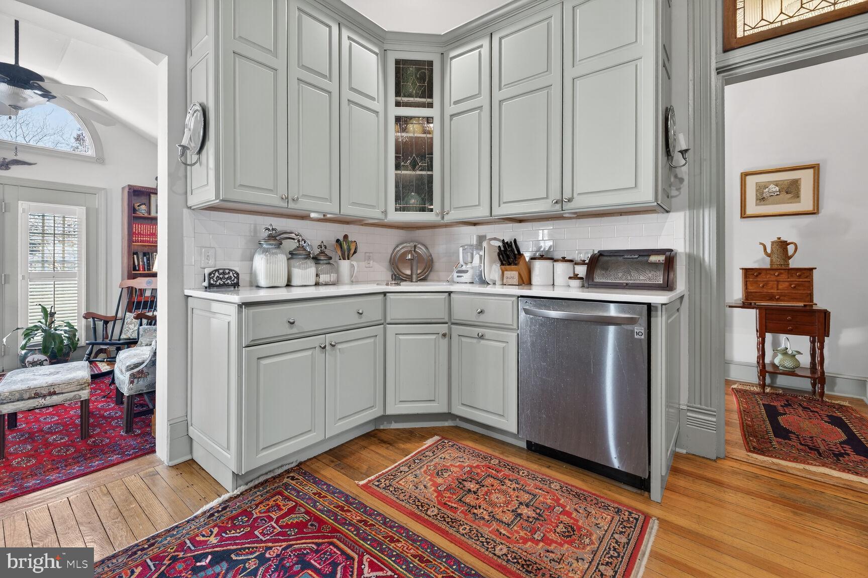 WASHINGTON AVE - Residential