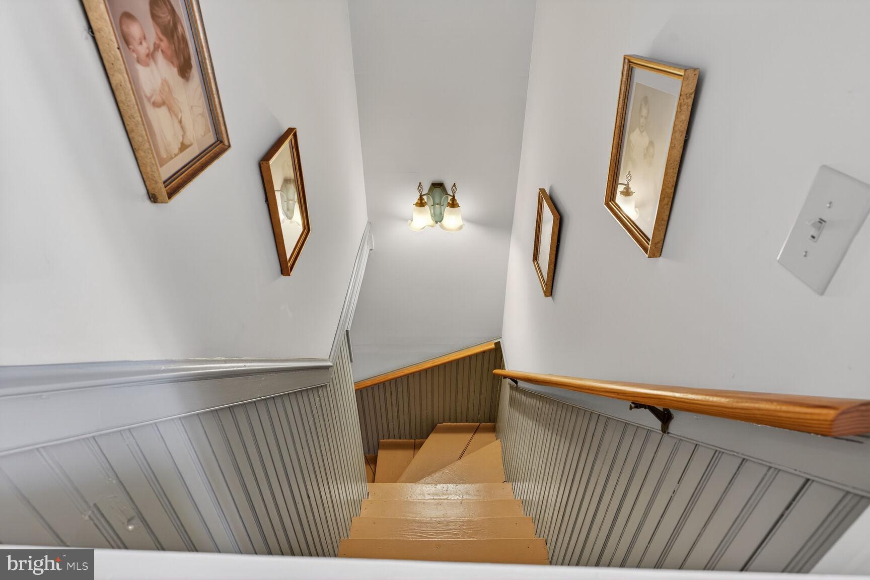 WASHINGTON AVE - Residential