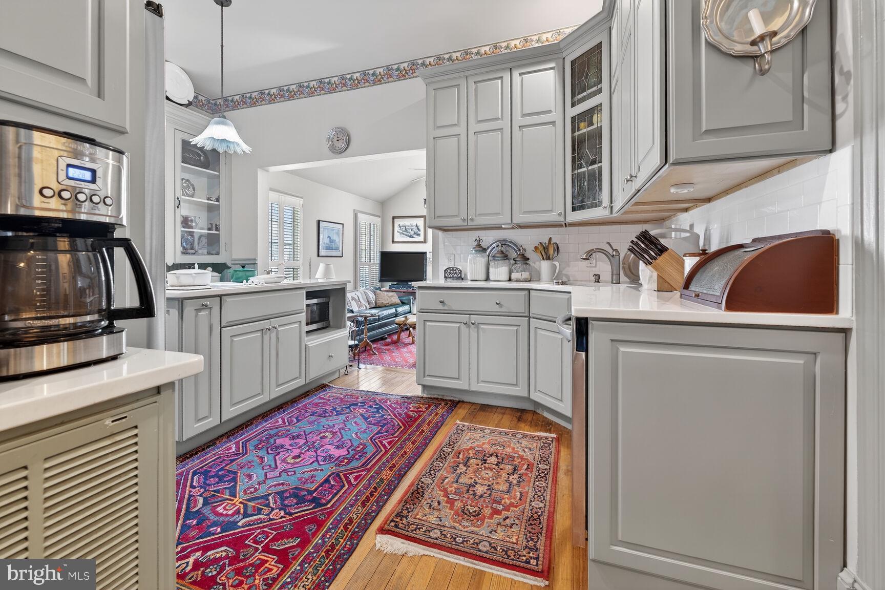 WASHINGTON AVE - Residential