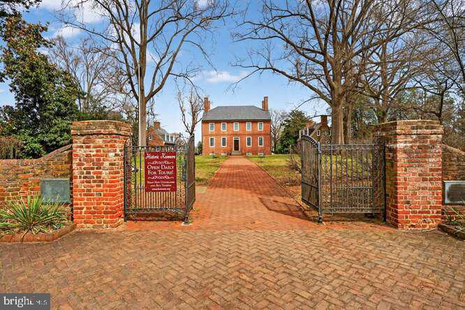 WASHINGTON AVE - Residential