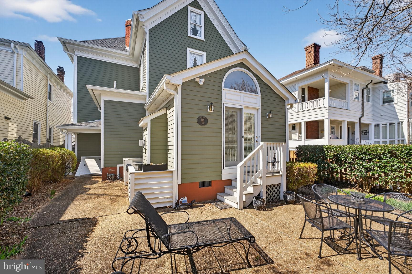 WASHINGTON AVE - Residential