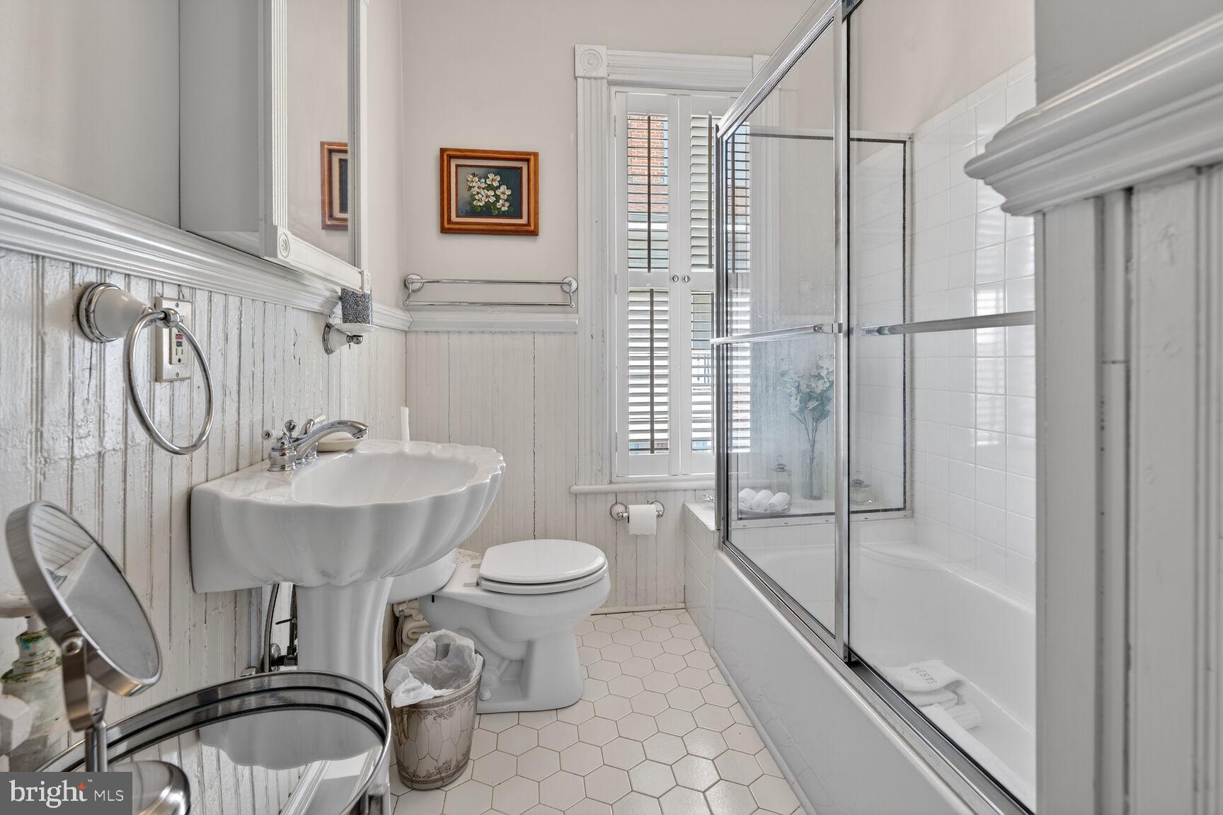 WASHINGTON AVE - Residential