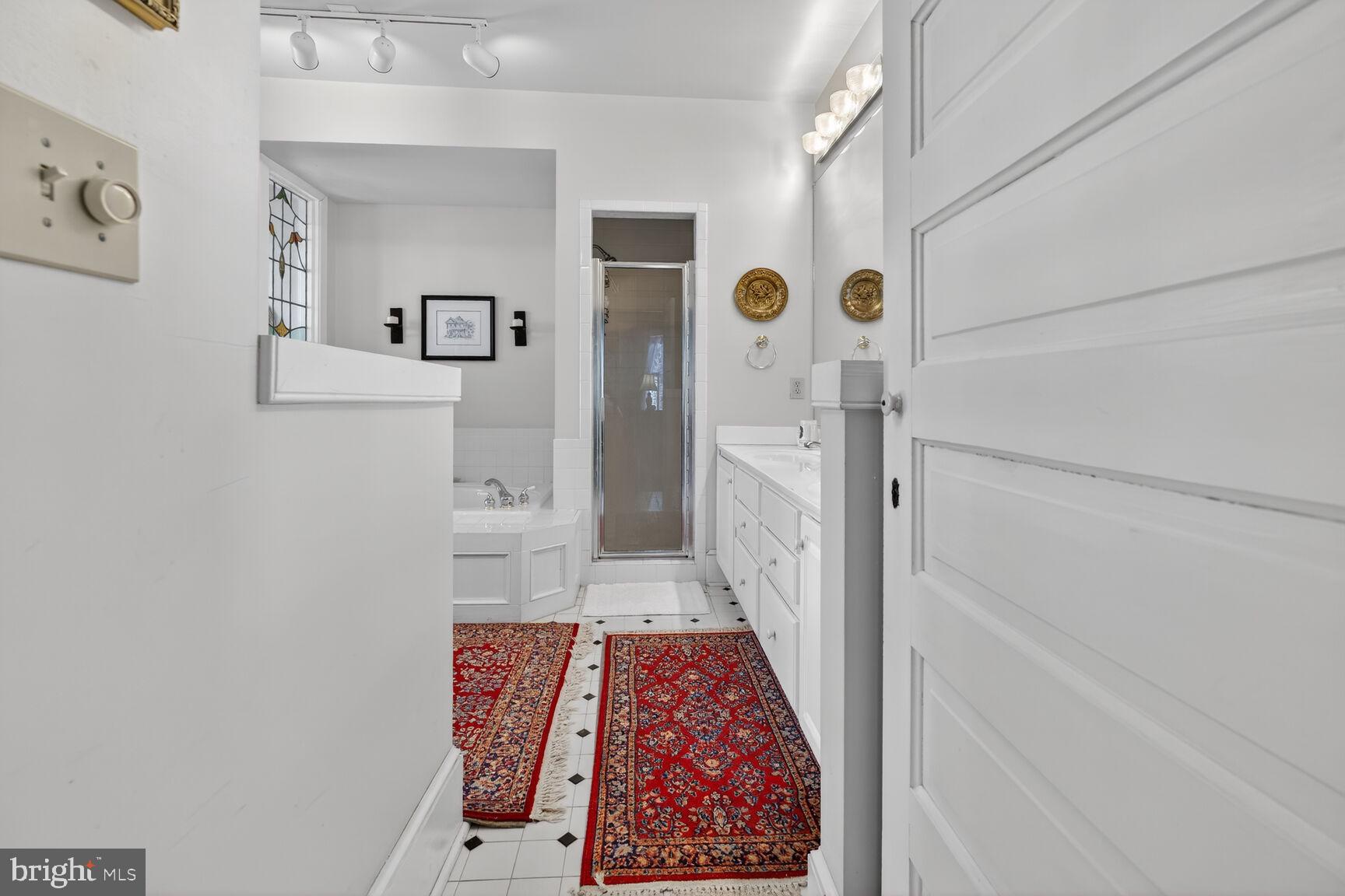 WASHINGTON AVE - Residential