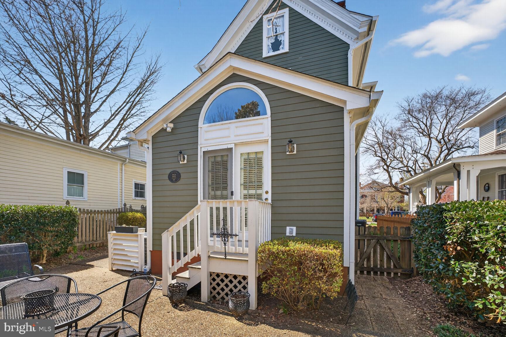 WASHINGTON AVE - Residential