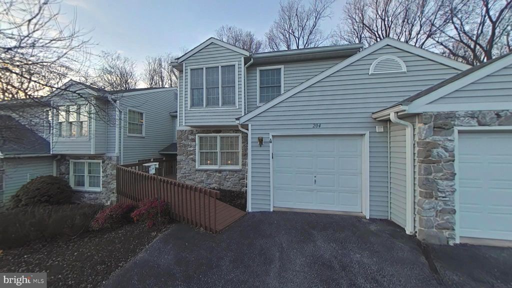 Photo of 204 MOUNTAINSTONE DR, ELIZABETHTOWN, PA 17022 (MLS # PALA2030916)