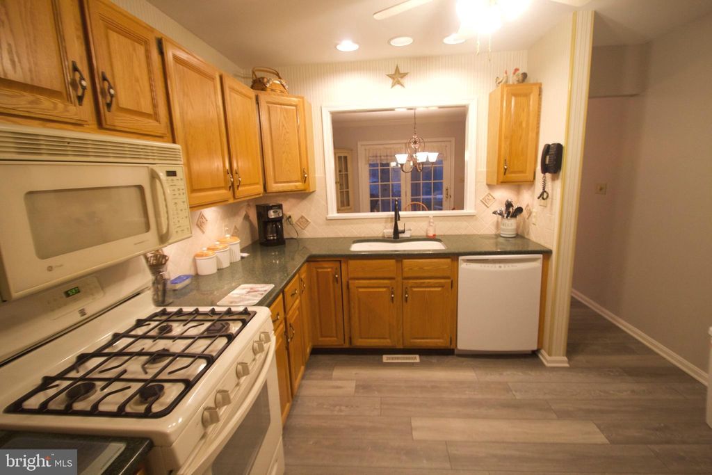 Photo of 204 MOUNTAINSTONE DR, ELIZABETHTOWN, PA 17022 (MLS # PALA2030916)