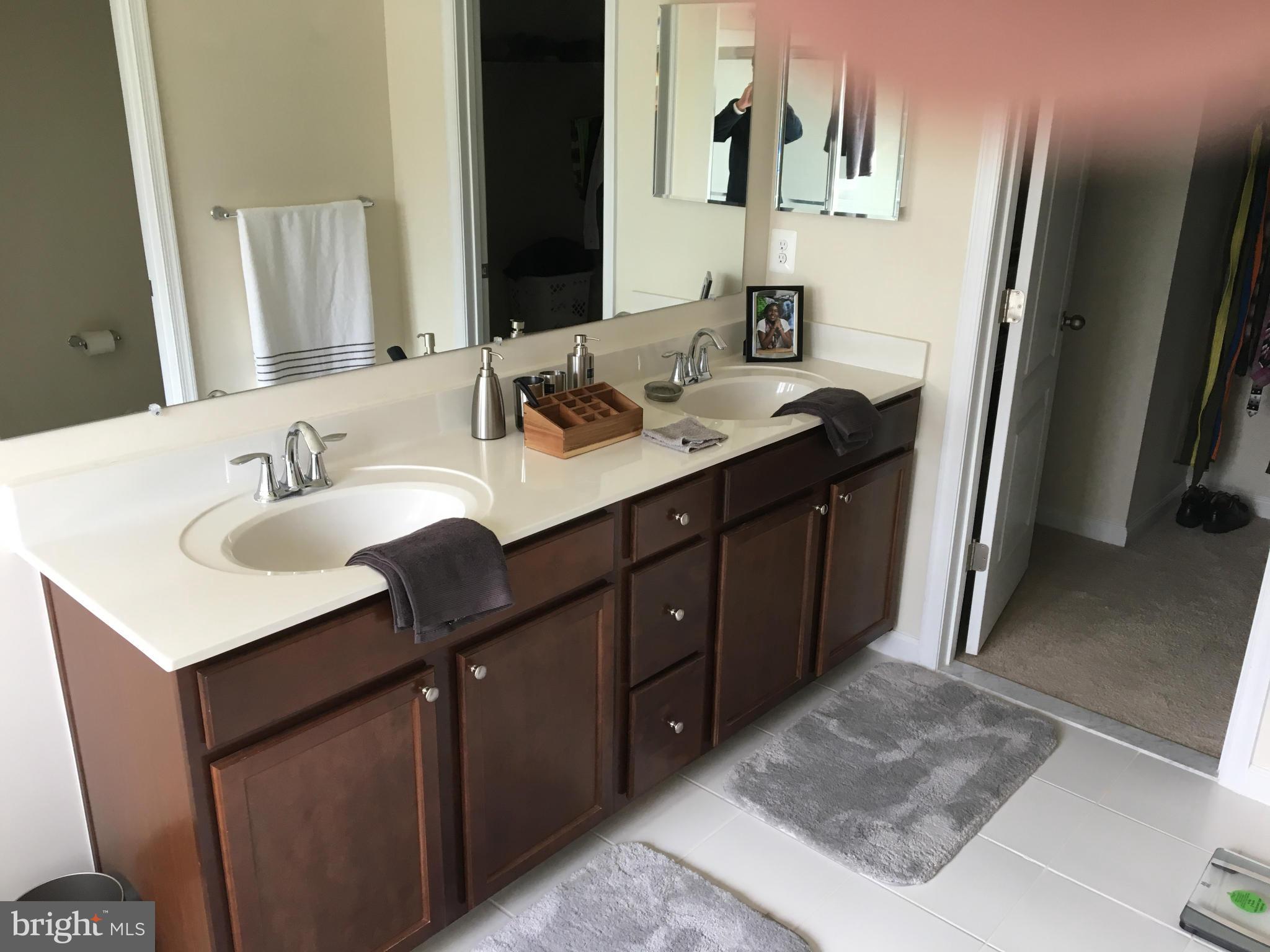 ST CHARLES SUB - GLENEAGLES - Farm