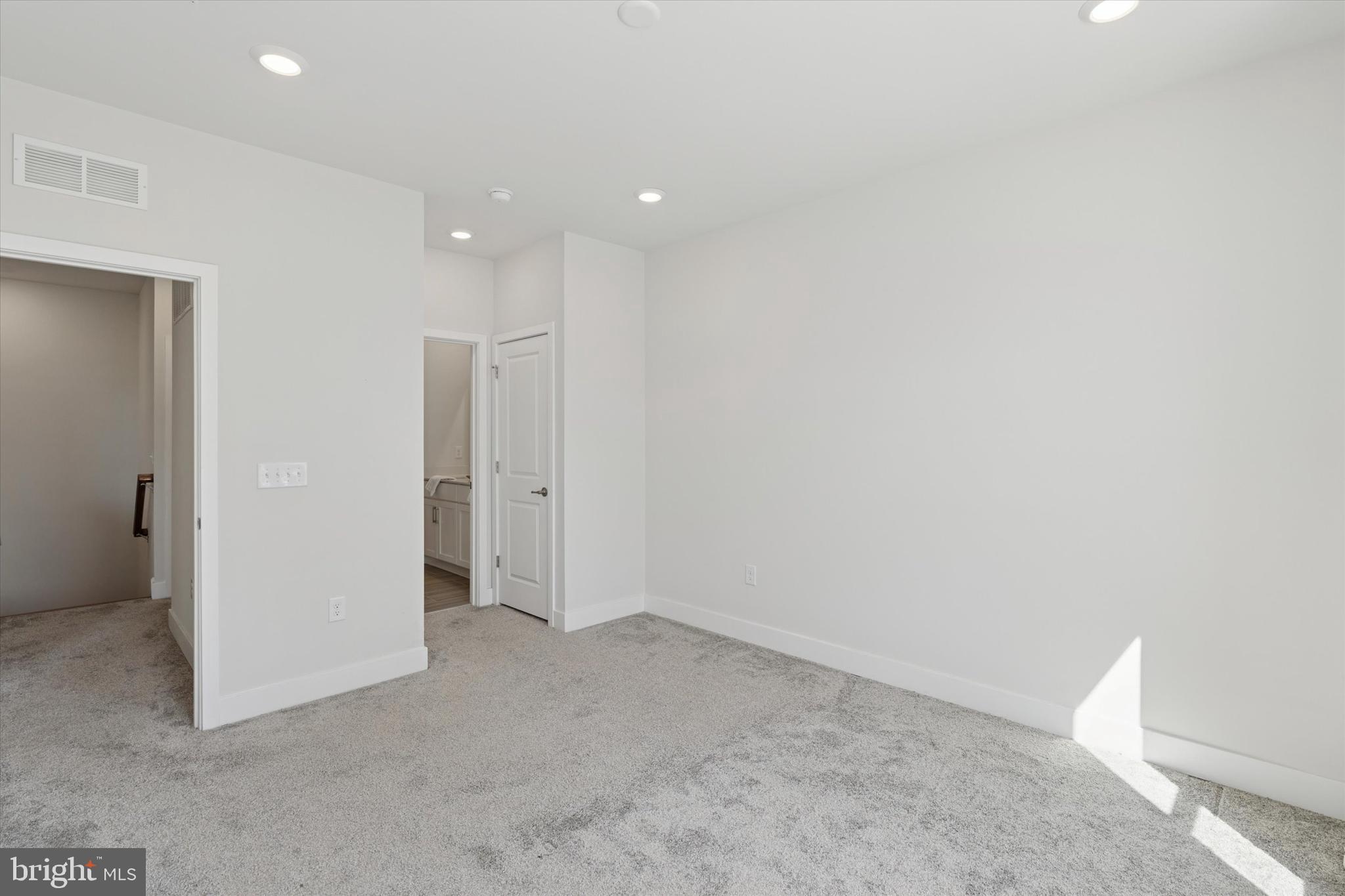 STEELPOINTE - Residential