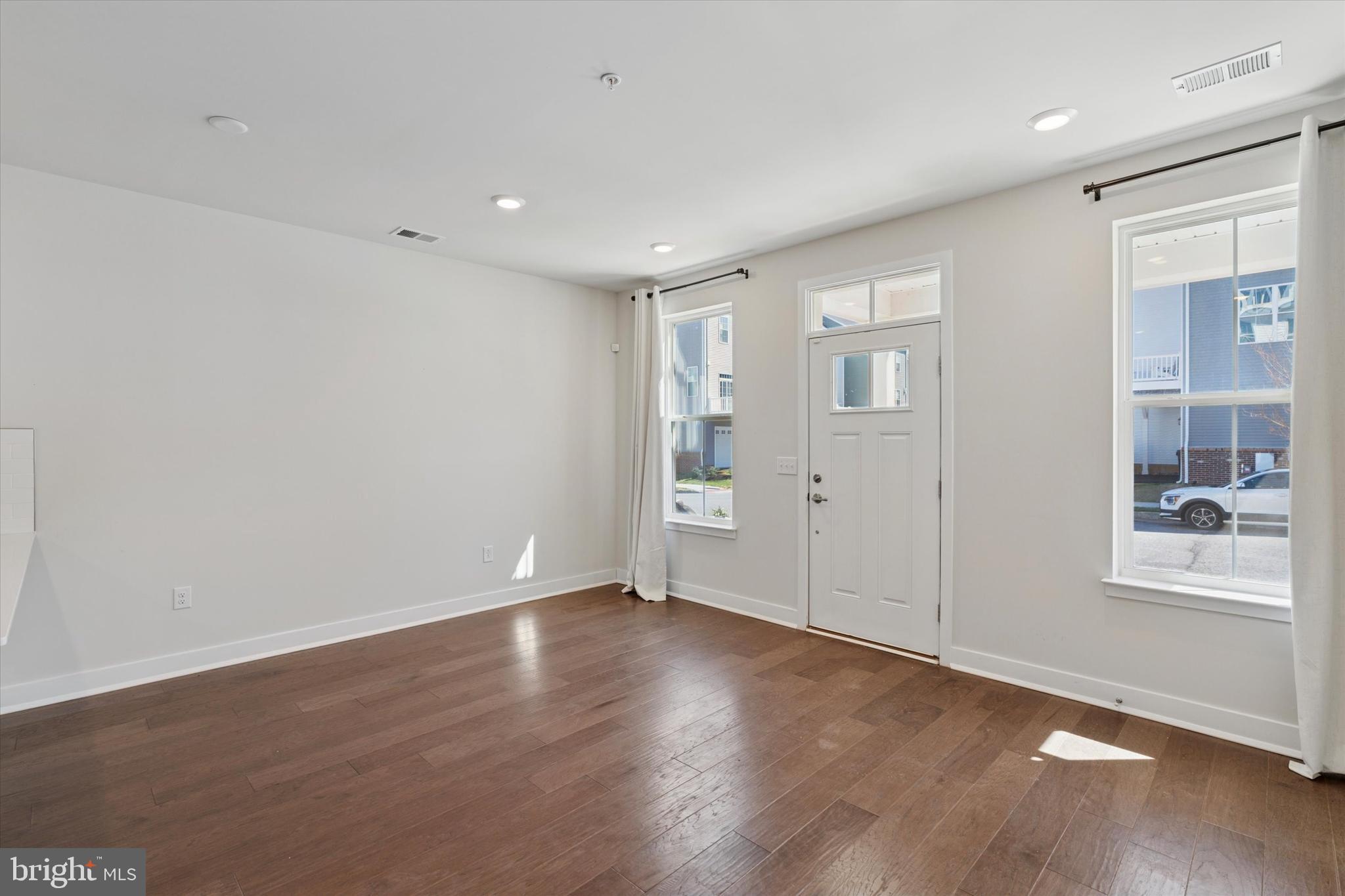 STEELPOINTE - Residential