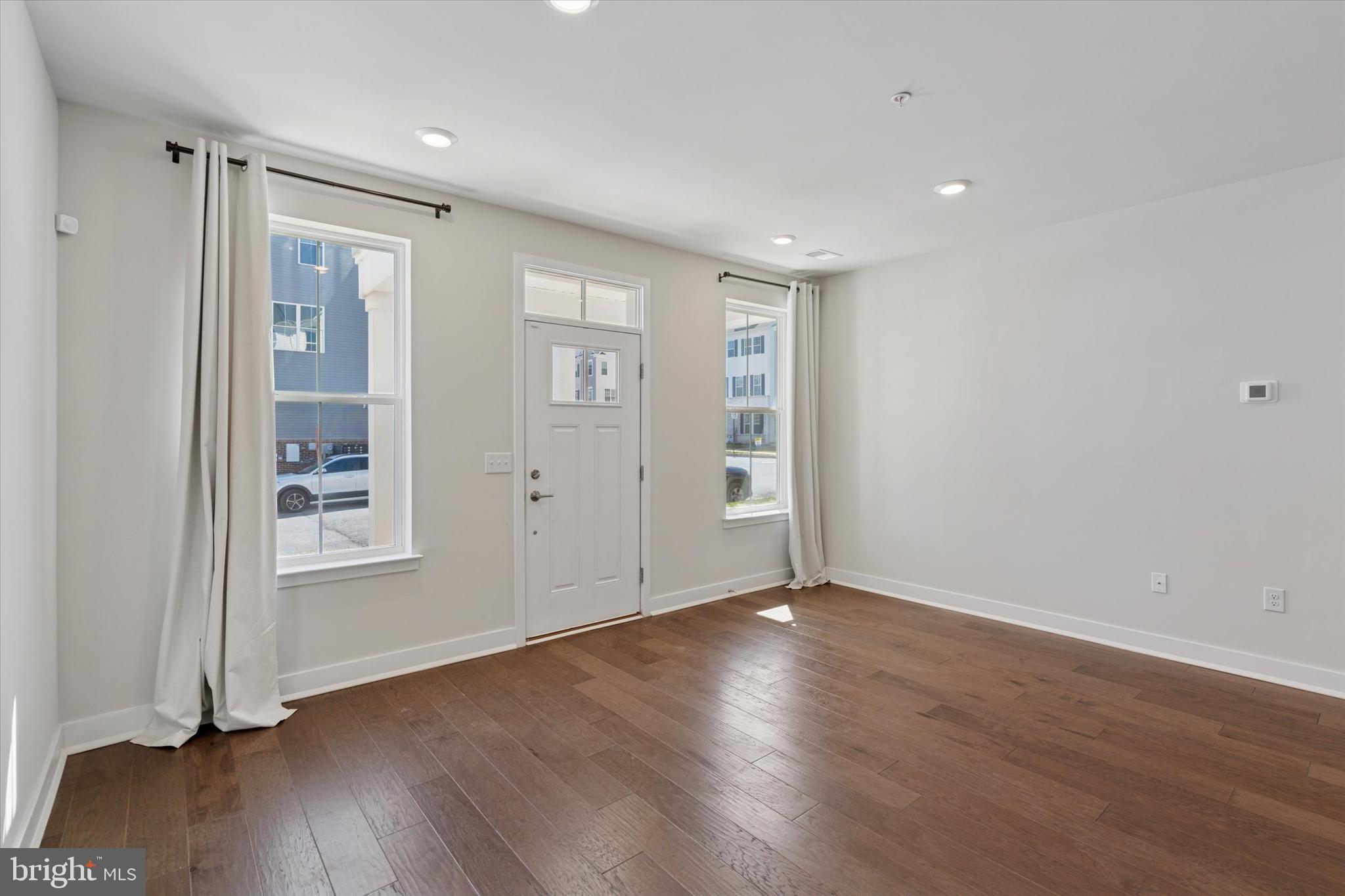 STEELPOINTE - Residential