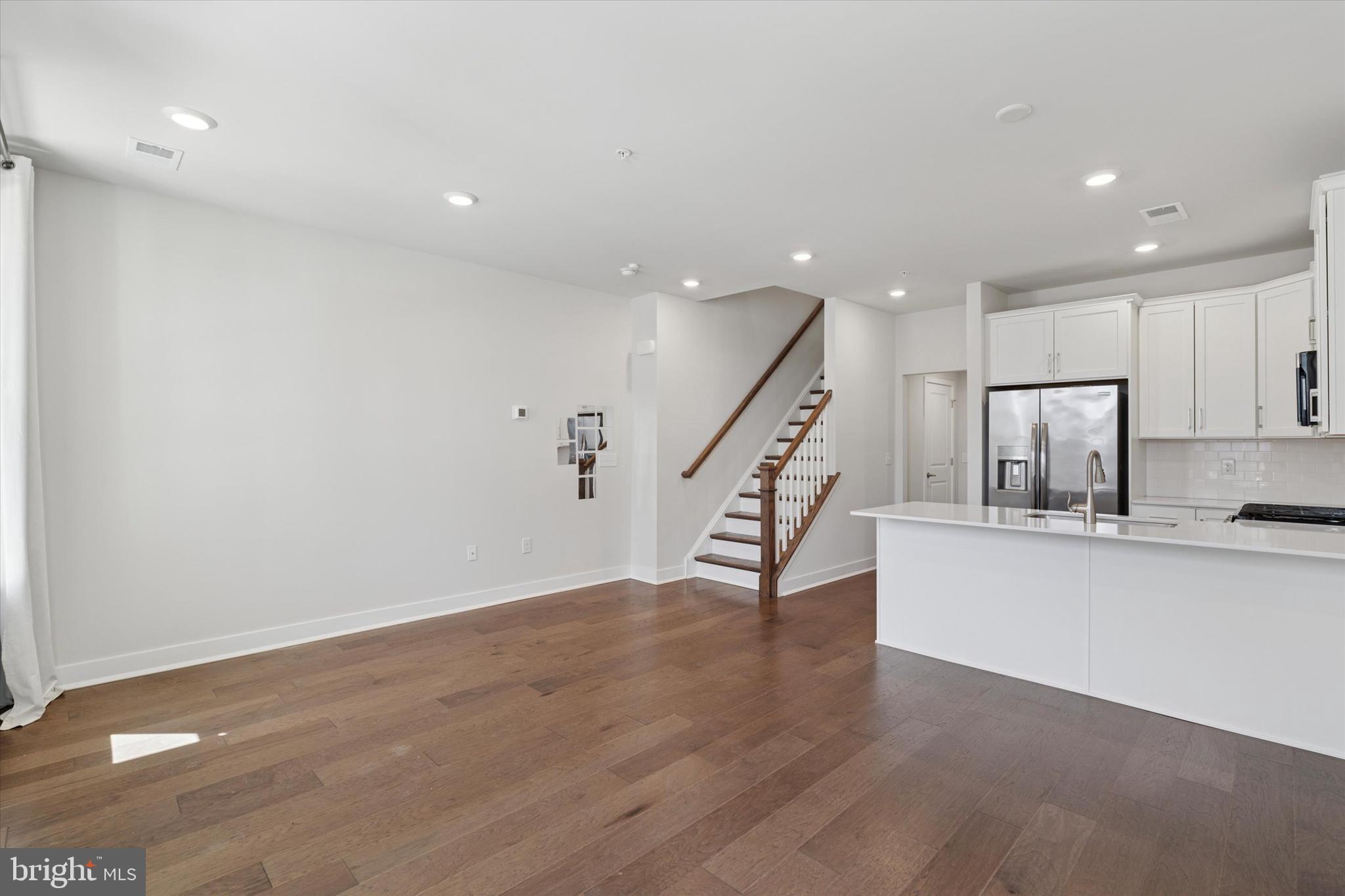 STEELPOINTE - Residential