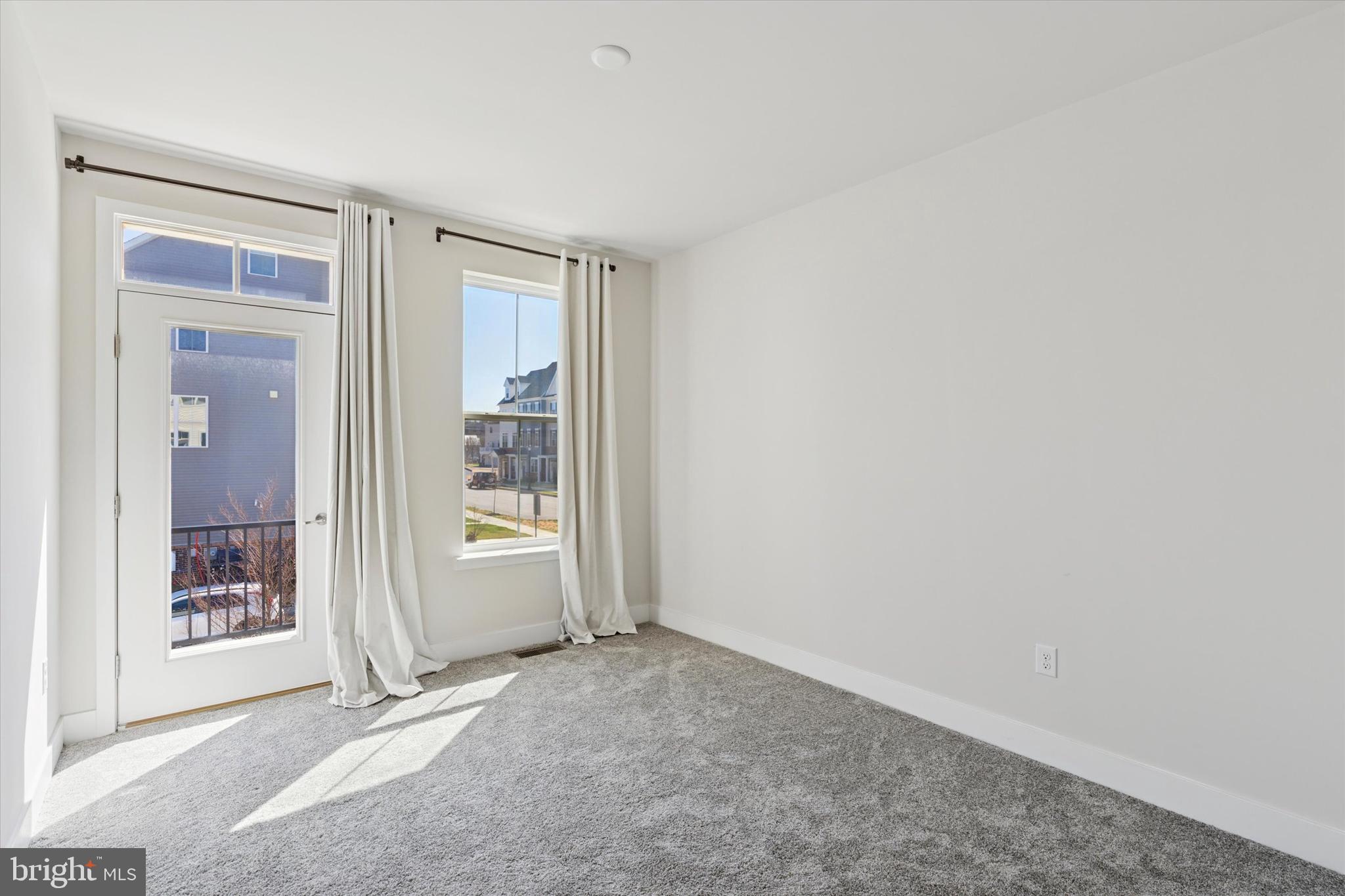 STEELPOINTE - Residential