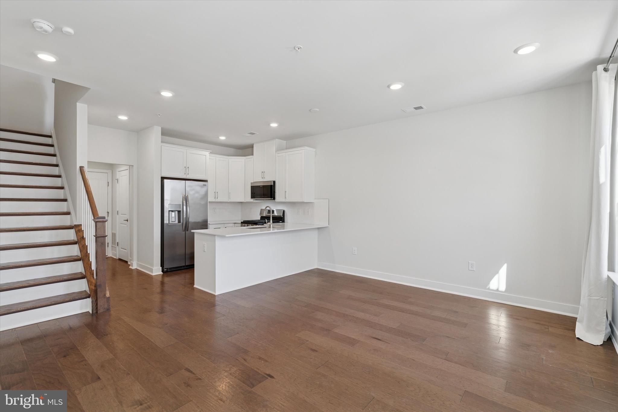 STEELPOINTE - Residential