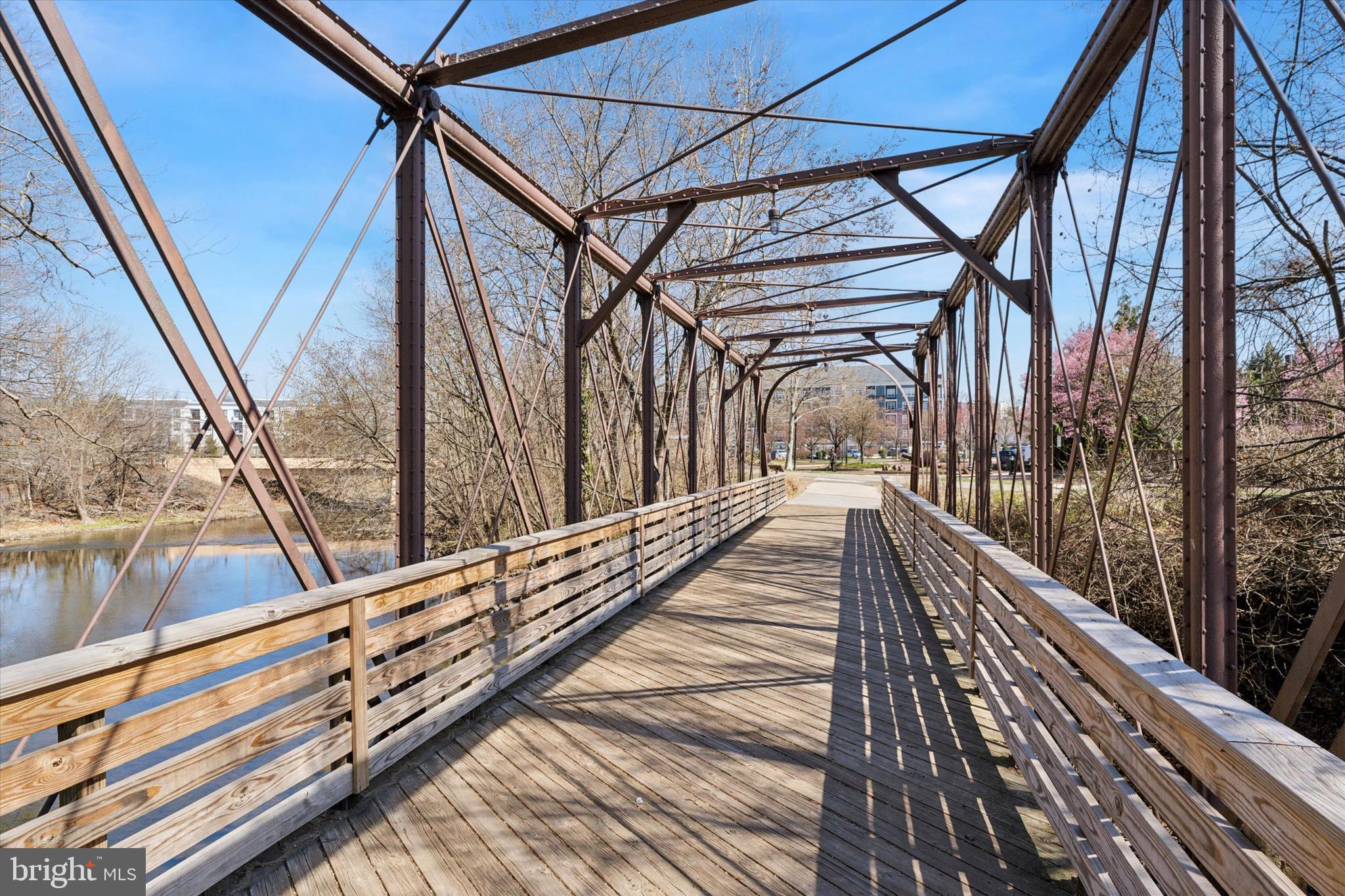 STEELPOINTE - Residential