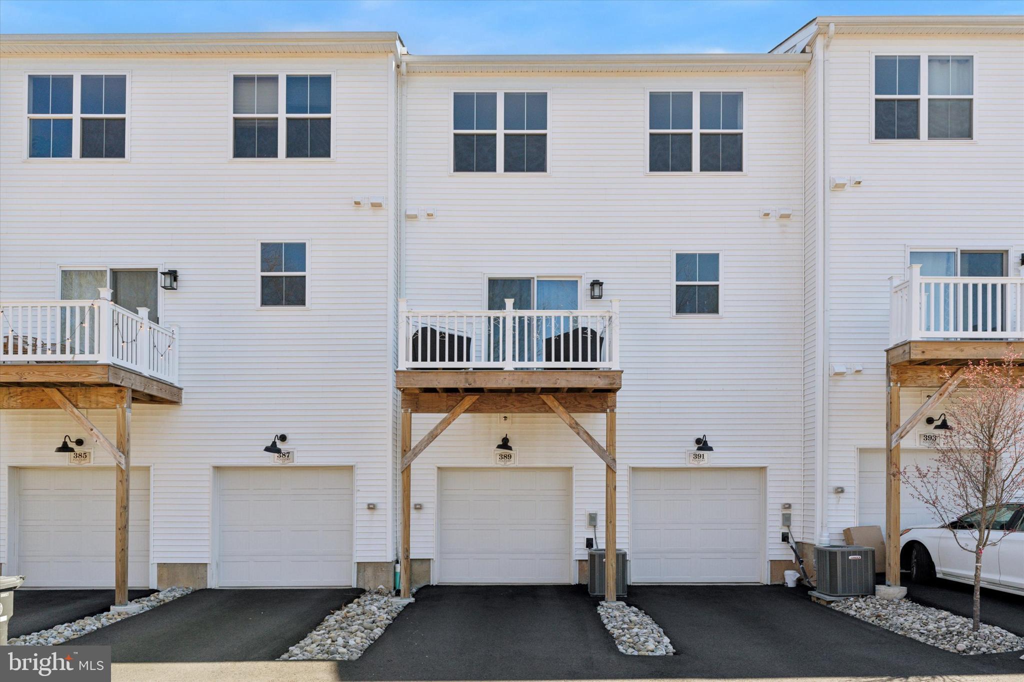 STEELPOINTE - Residential