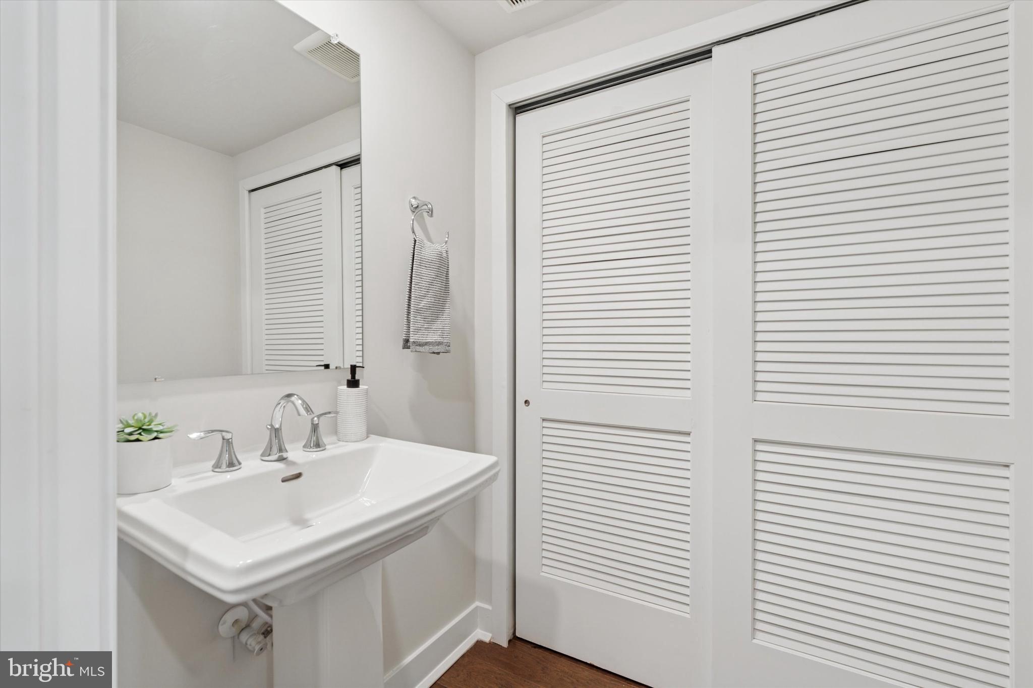 STEELPOINTE - Residential