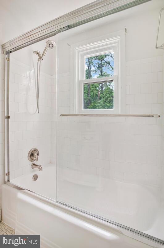 RUXTON - Residential Lease