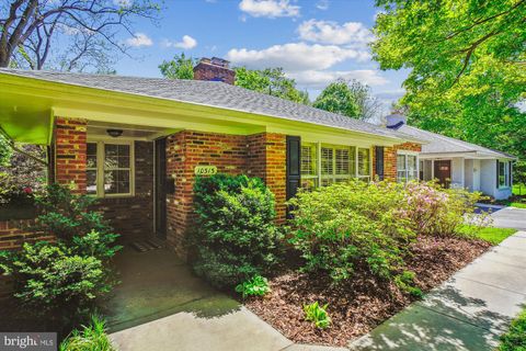 Photo of 10313 Freeman Place, KENSINGTON, MD 20895 (MLS # MDMC2175702) Photo of 10313 Freeman Place, KENSINGTON, MD 20895 (MLS # MDMC2175702)