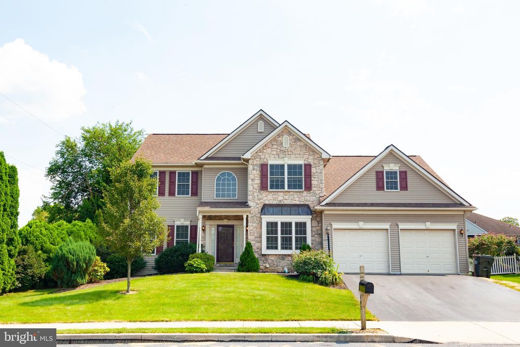 Photo of 107 VALERIE AVE, EPHRATA, PA 17522 (MLS # PALA2037510)