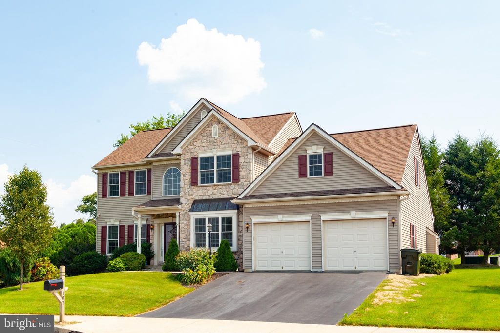 Photo of 107 VALERIE AVE, EPHRATA, PA 17522 (MLS # PALA2037510)