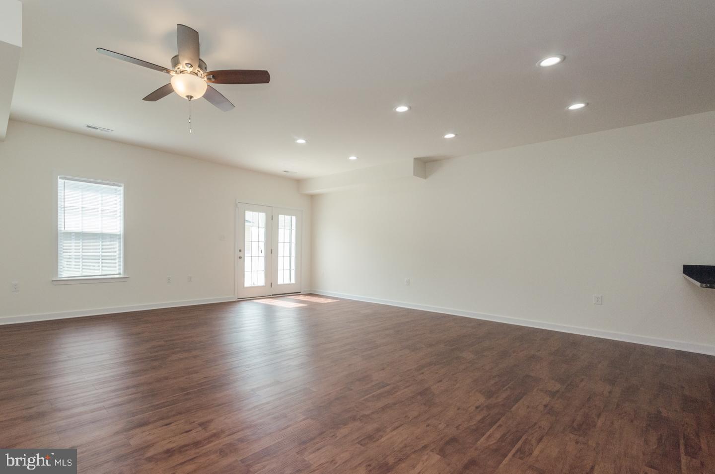 SPRING MILLS - Residential Lease