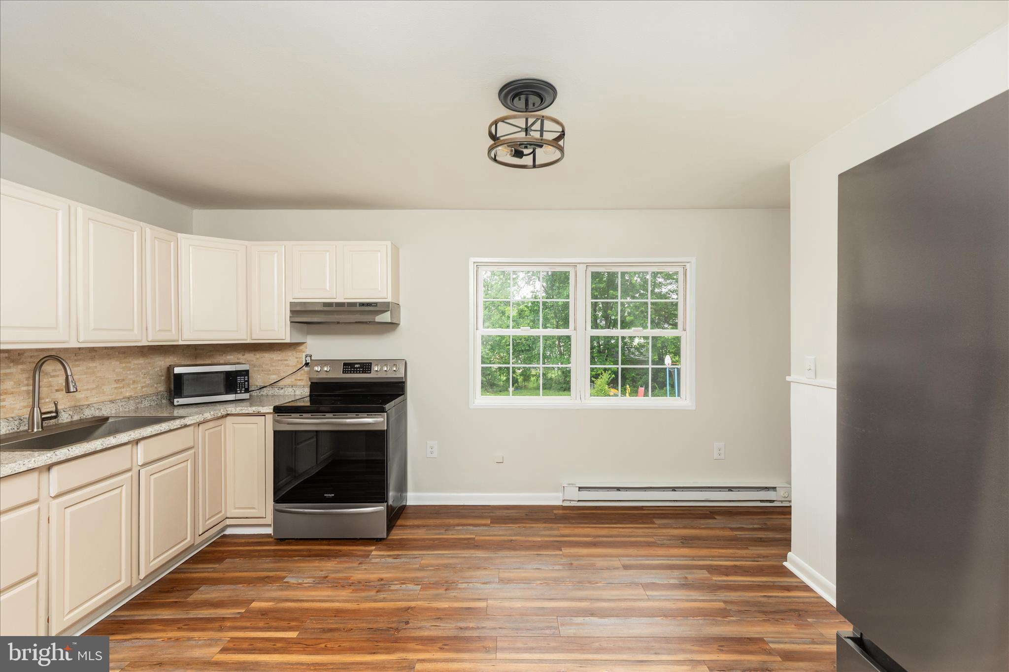 706 W 14TH STREET