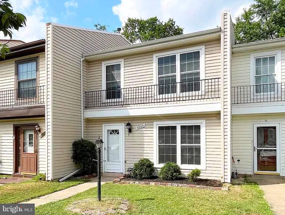 LONDON TOWNE - Residential Lease