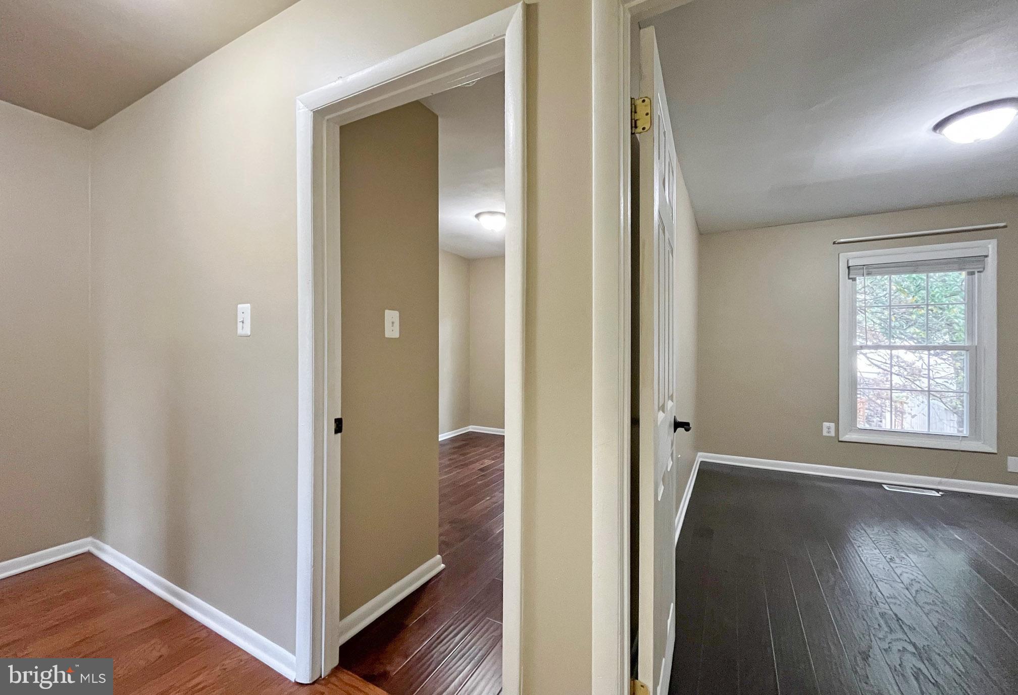 LONDON TOWNE - Residential Lease