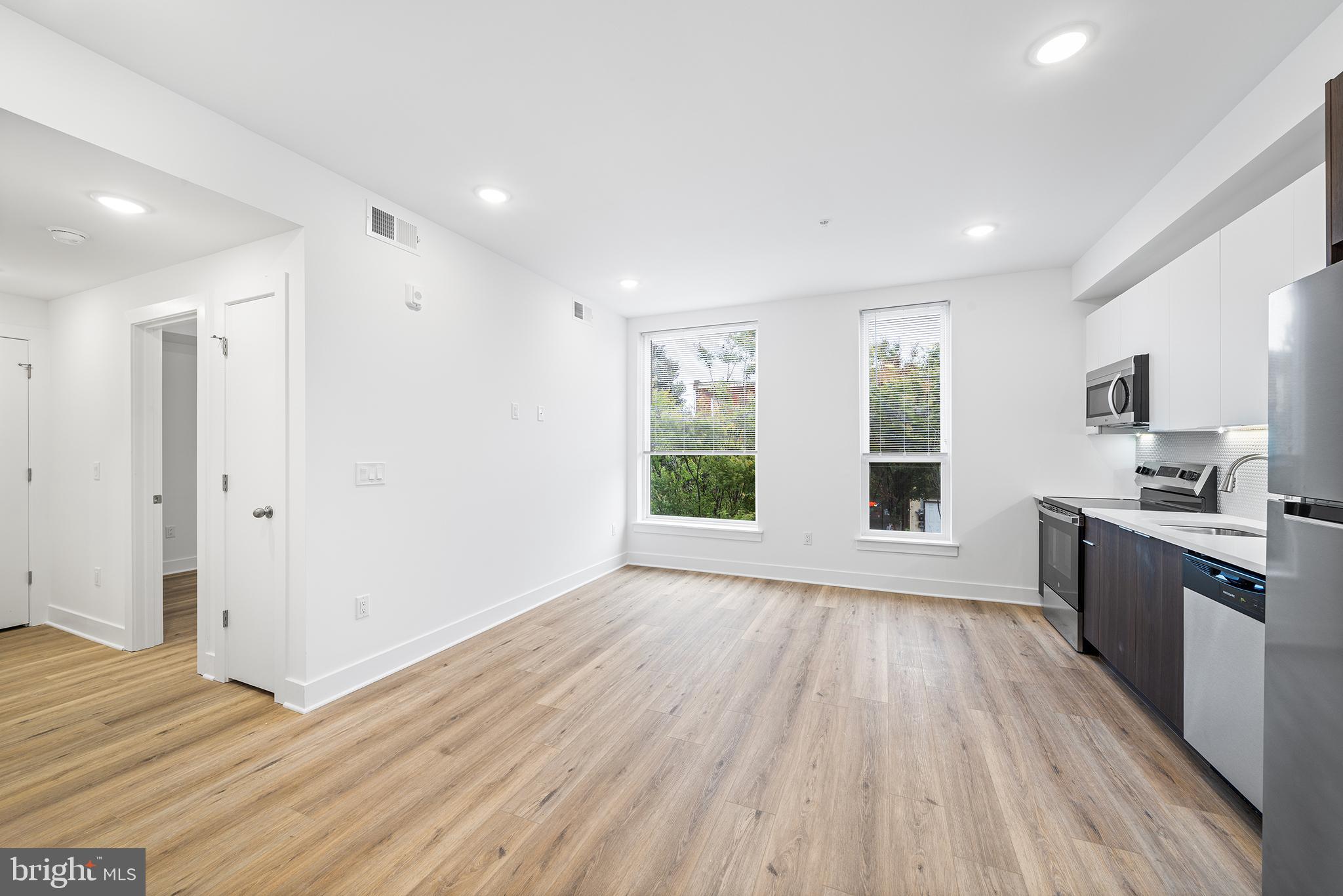 4324 LANCASTER AVENUE 200