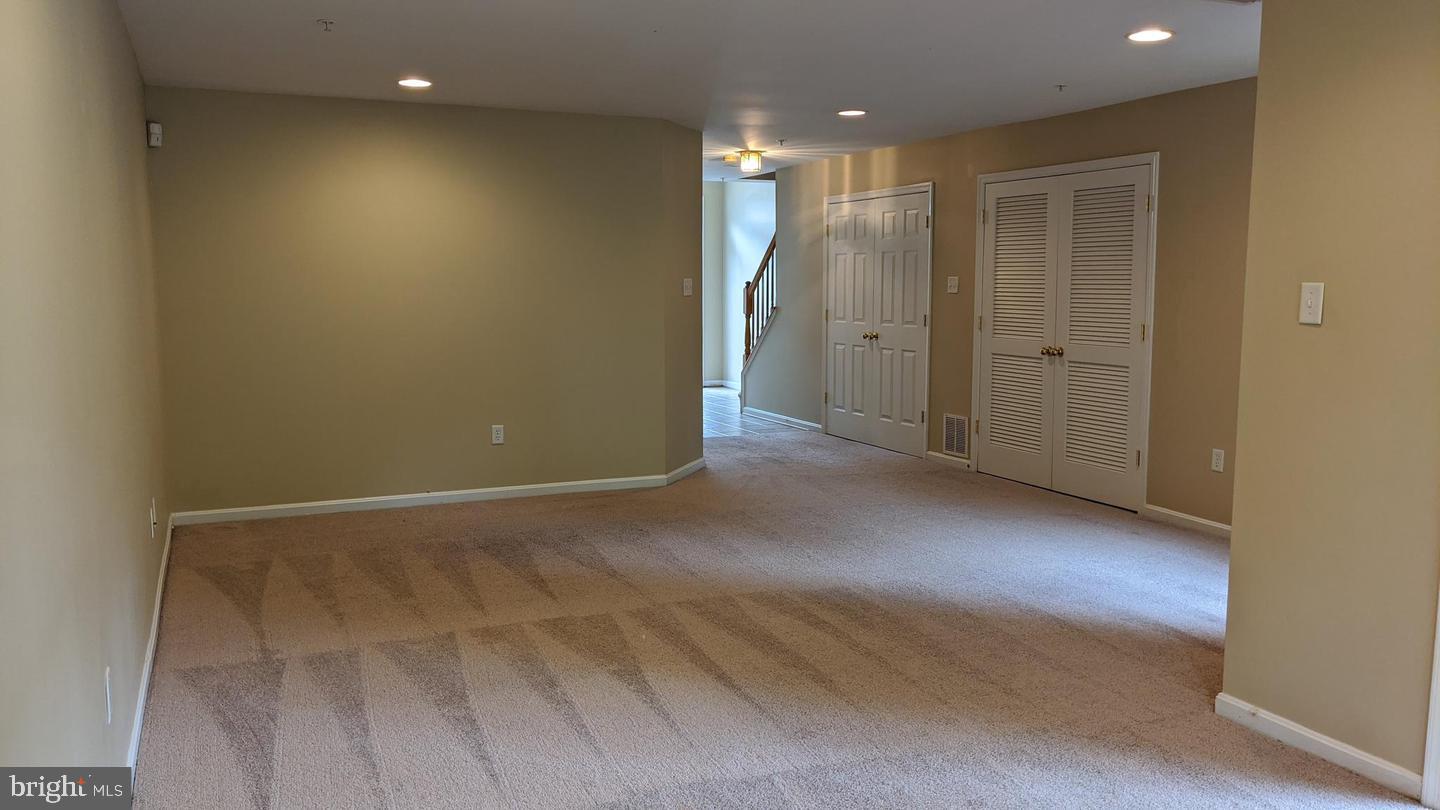 PINEY ORCHARD - Residential Lease