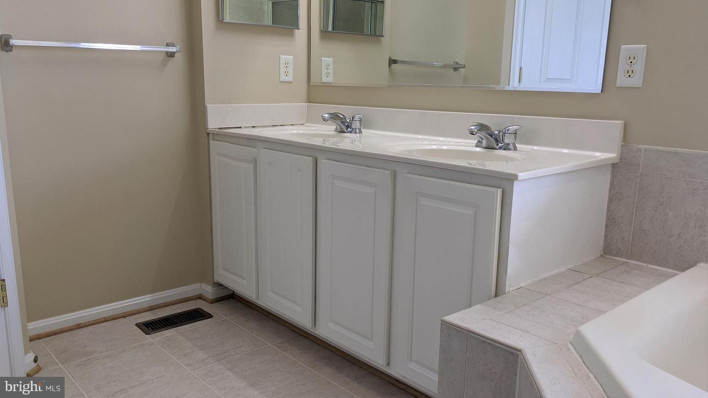 PINEY ORCHARD - Residential Lease