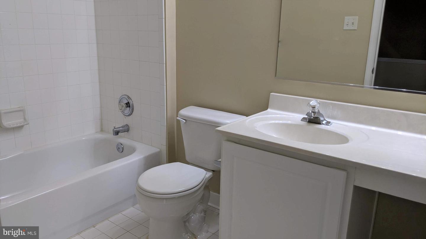 PINEY ORCHARD - Residential Lease