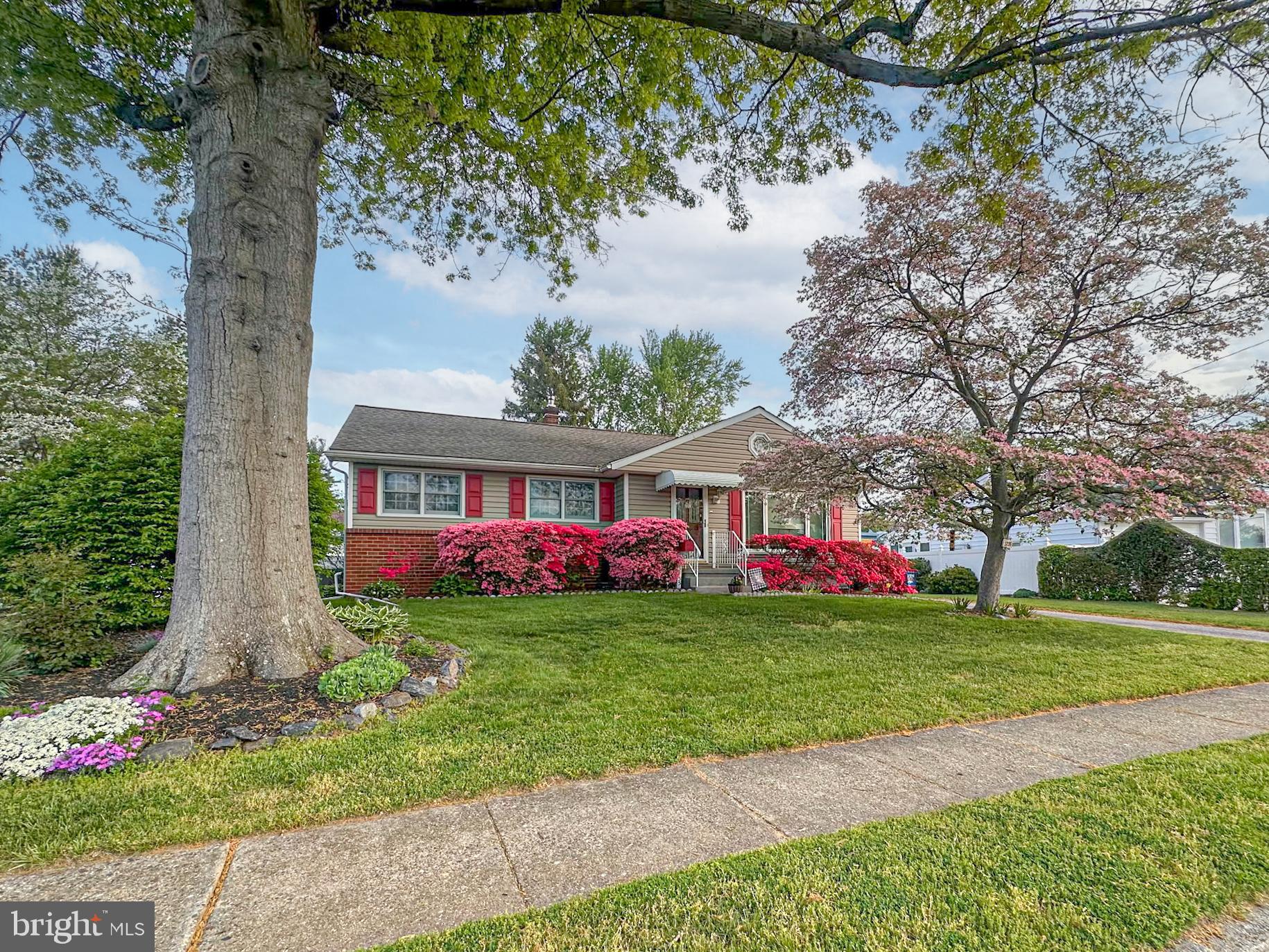 3735 DONEGAL LANE