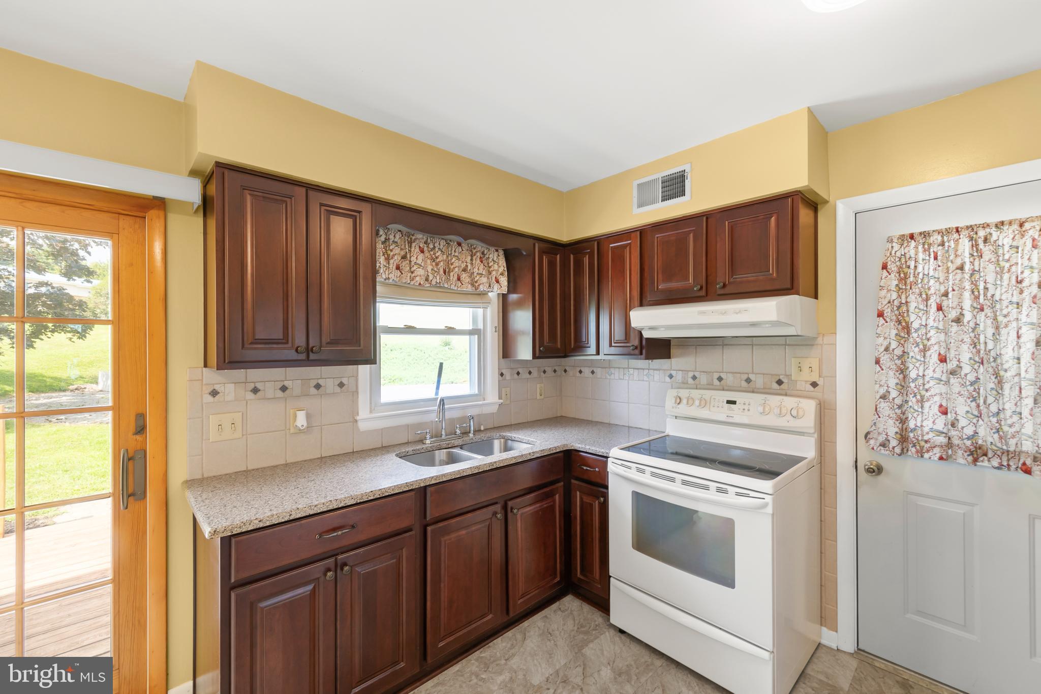 SUNRISE SUMMIT - Residential