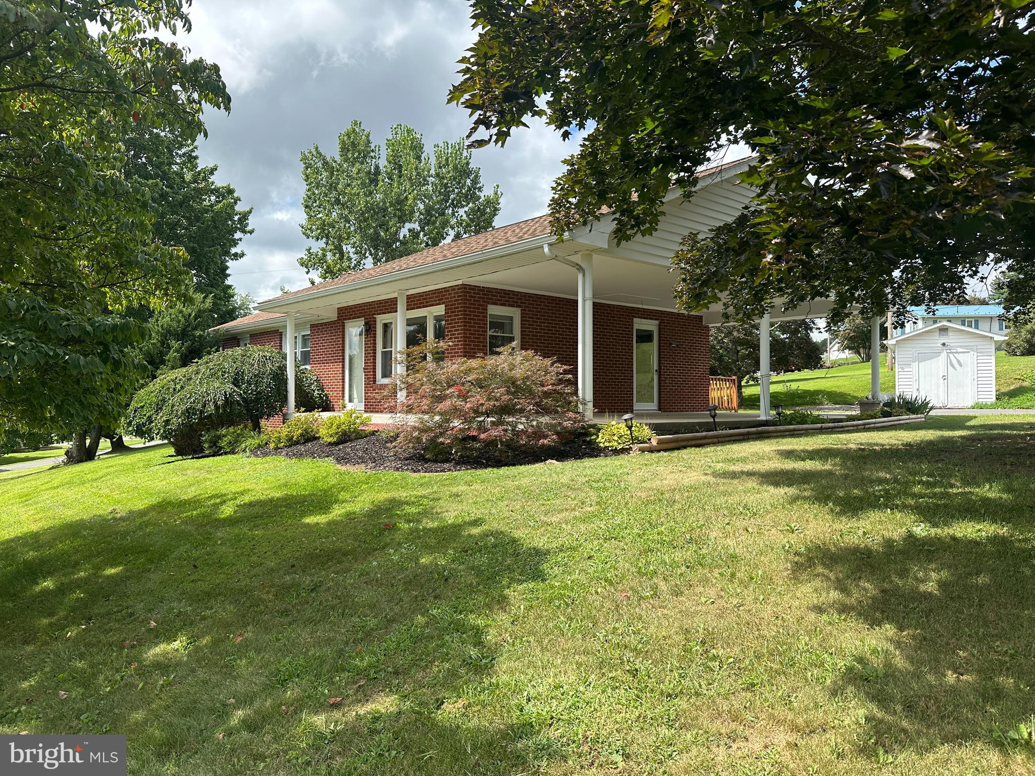 SUNRISE SUMMIT - Residential