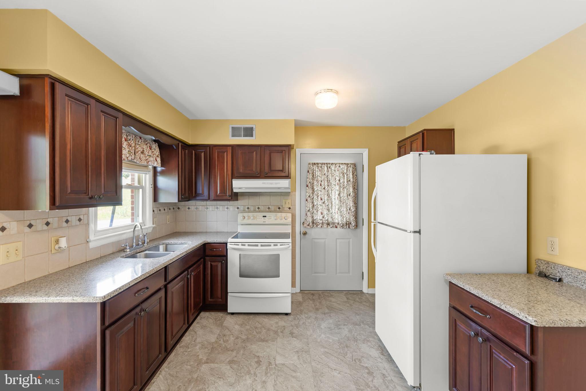 SUNRISE SUMMIT - Residential