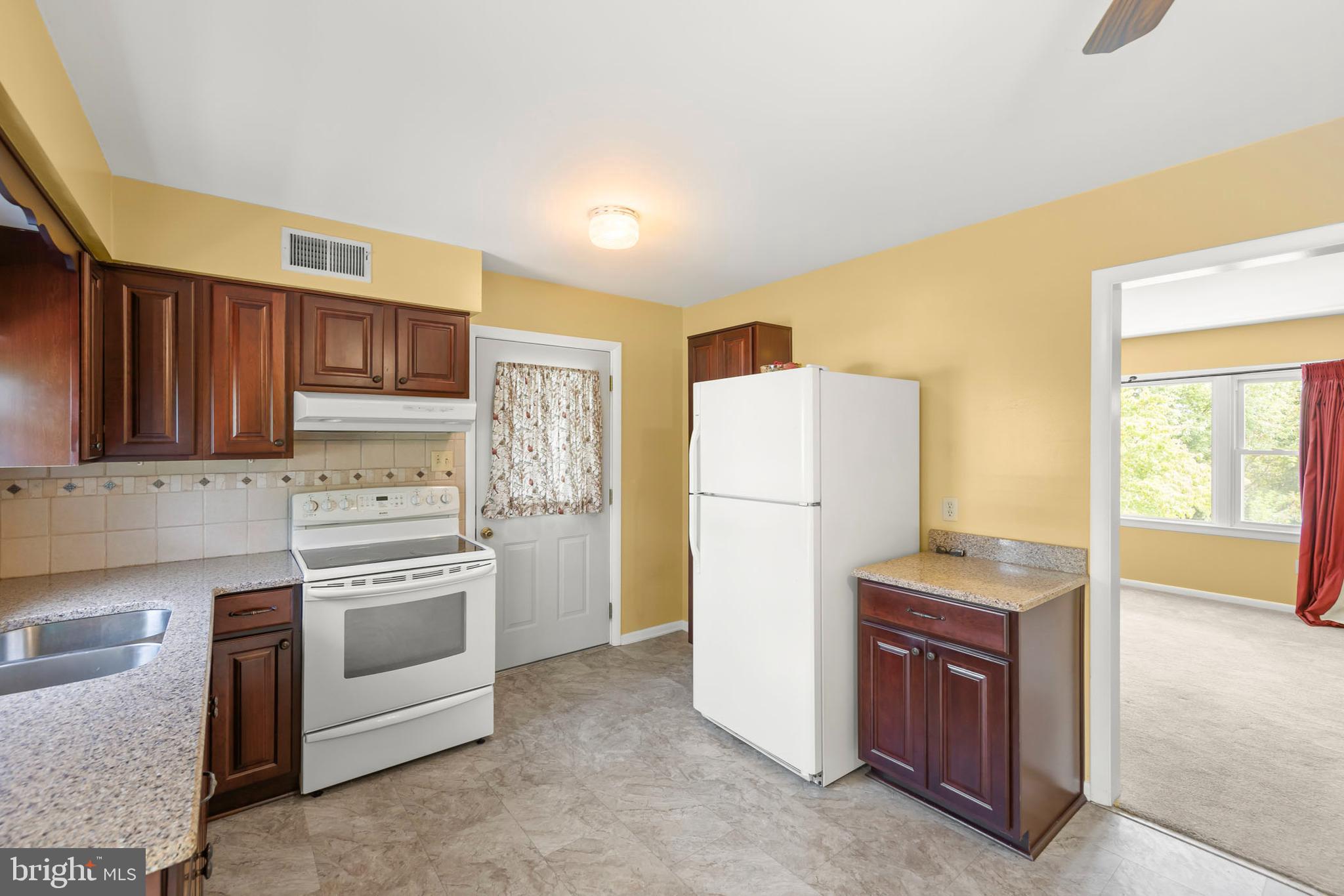 SUNRISE SUMMIT - Residential