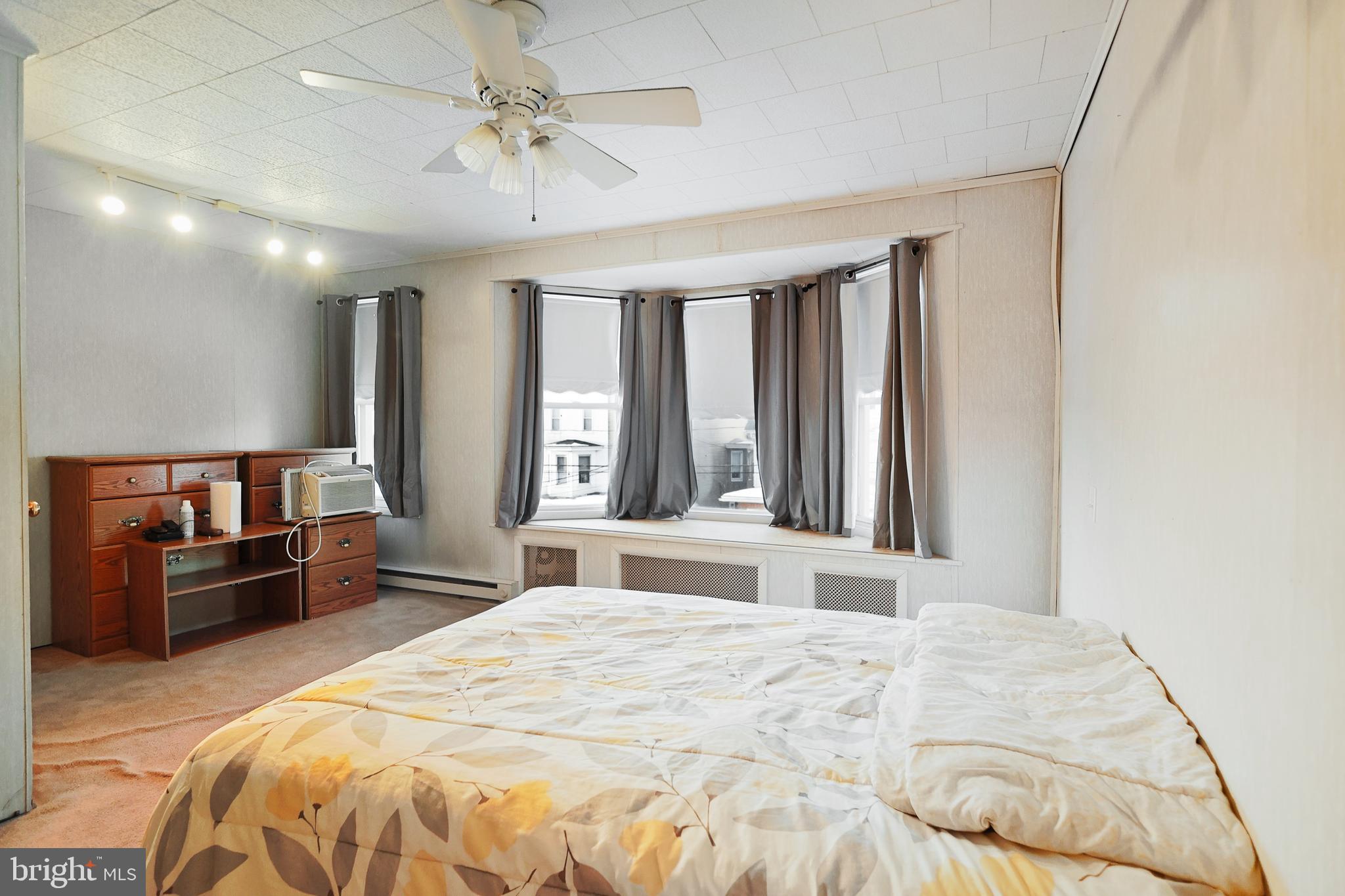 EAST END - Residential