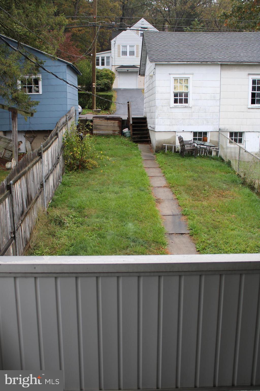 EAST END - Residential