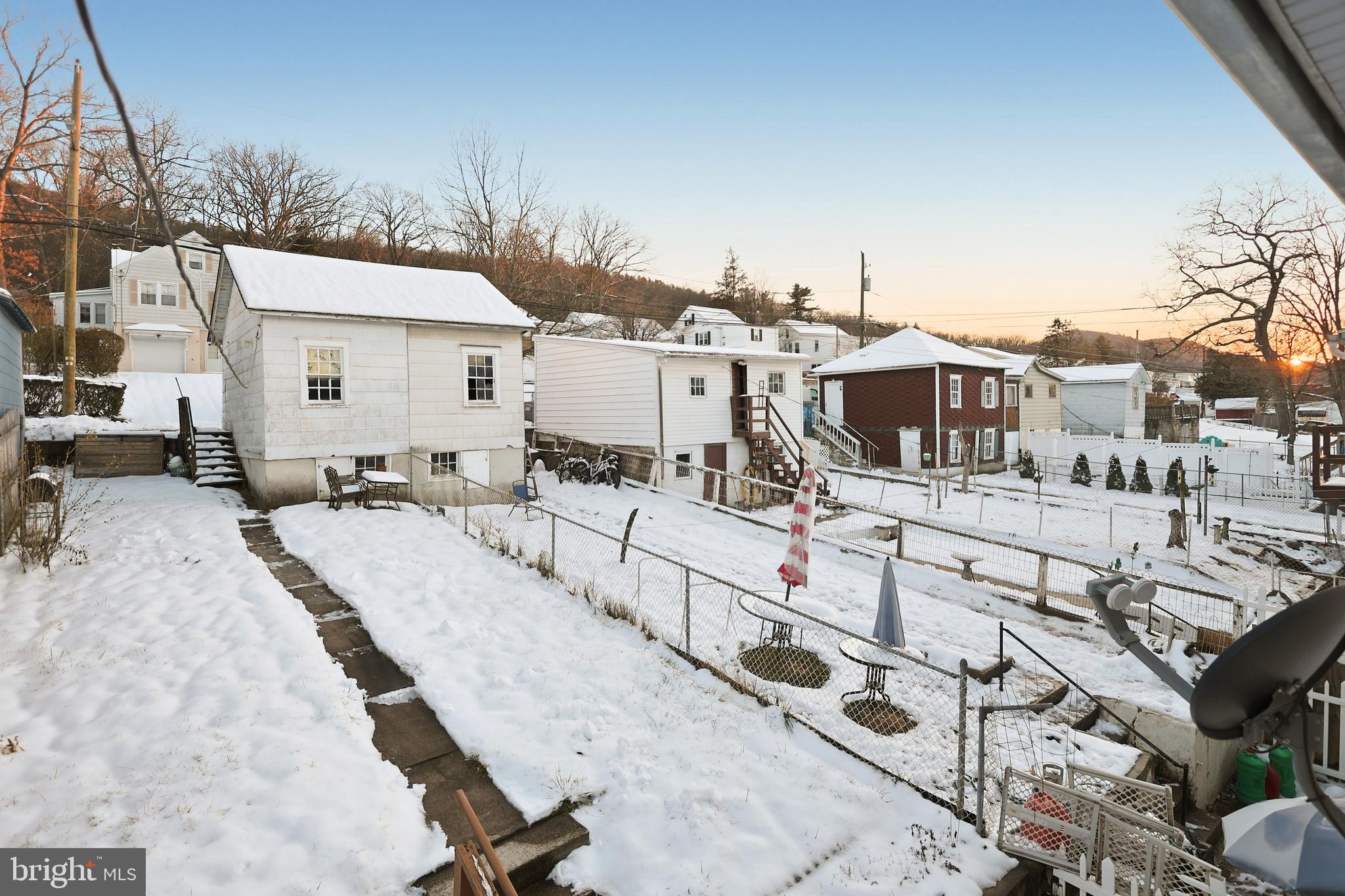 EAST END - Residential