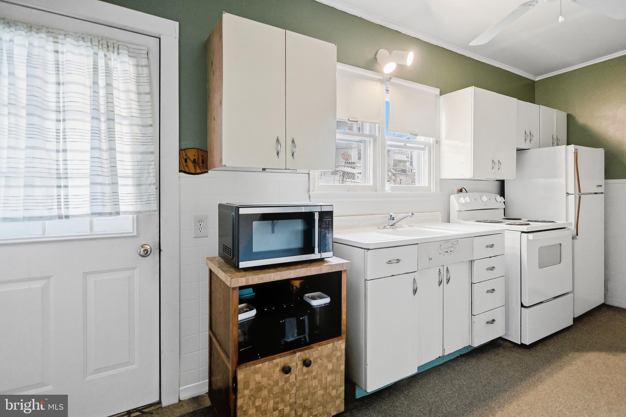 EAST END - Residential