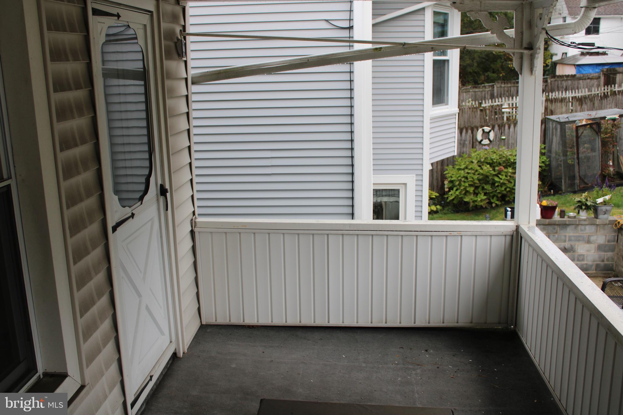 EAST END - Residential