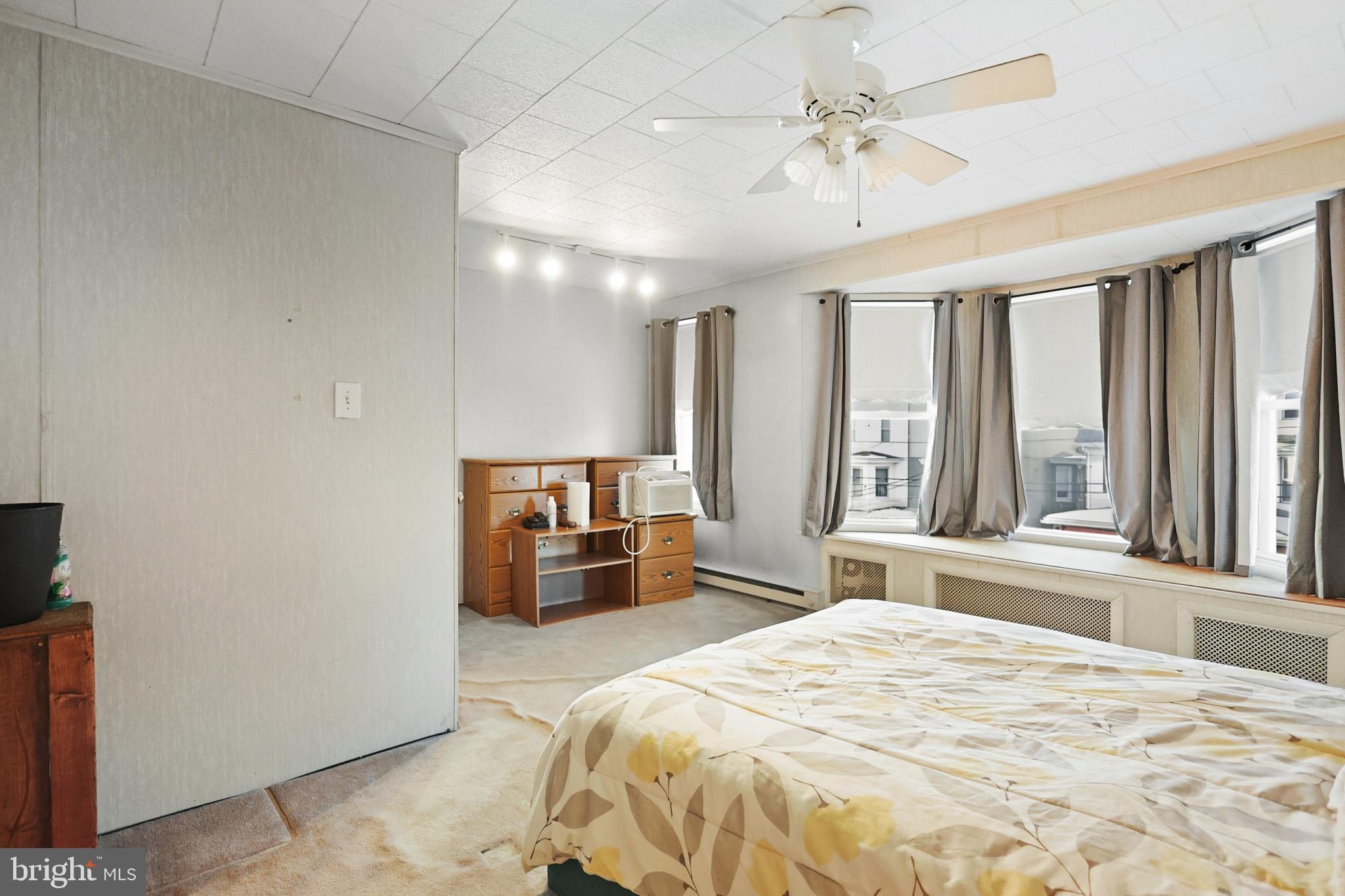 EAST END - Residential