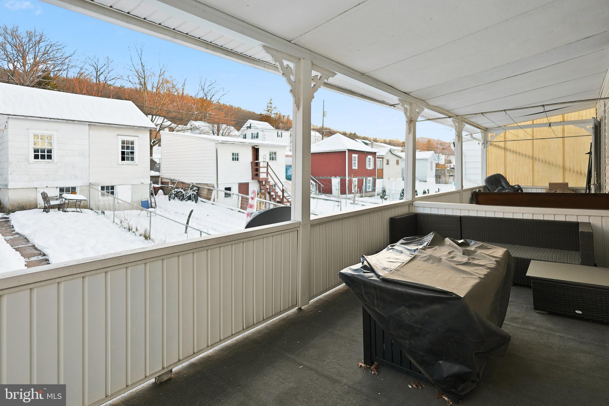 EAST END - Residential