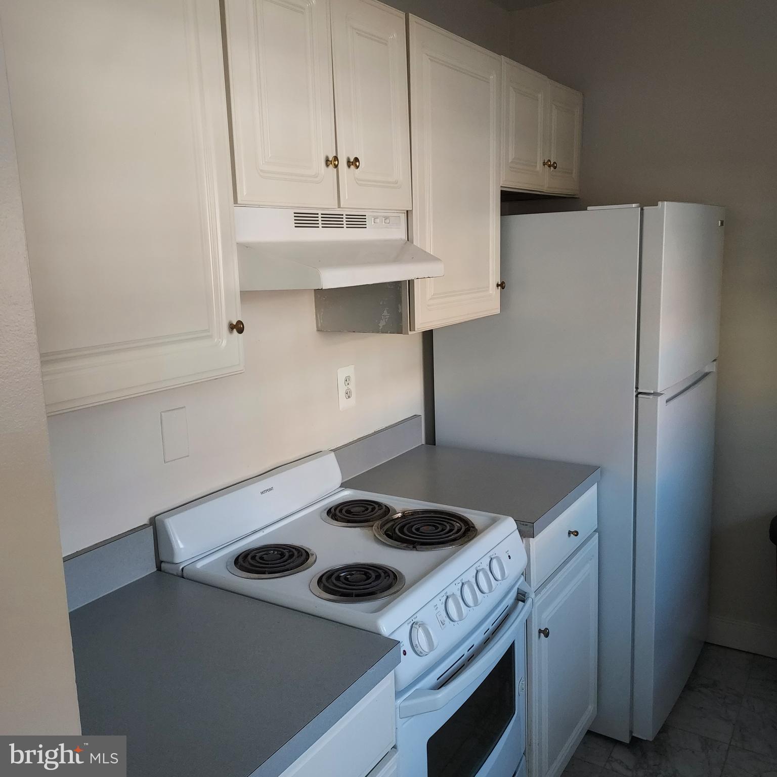 610 MADISON STREET 200