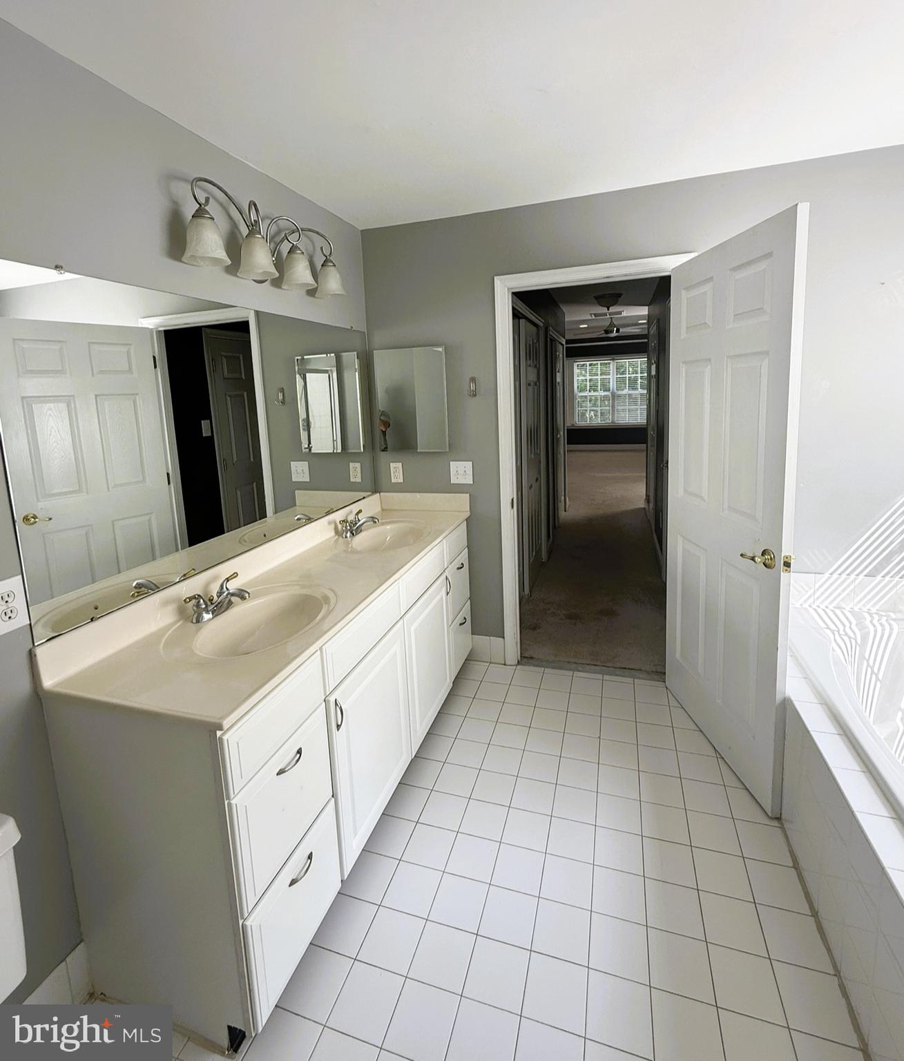 WILTSHIRE WALK - Residential Lease