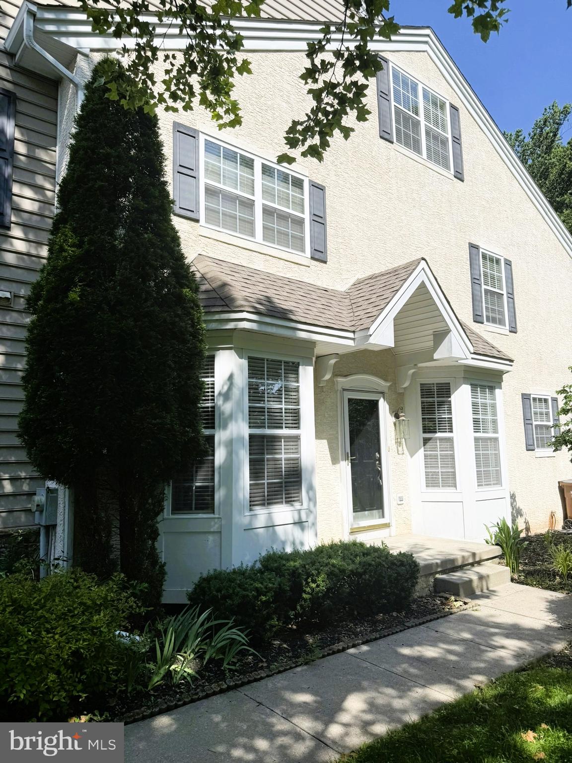 WILTSHIRE WALK - Residential Lease